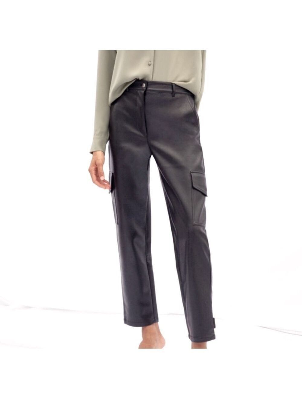 Aritzia Wilfred Modern Cargo Pant Vegan Leather Black Utility Size 0